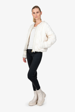 Daunenjacke mit Kragen 03