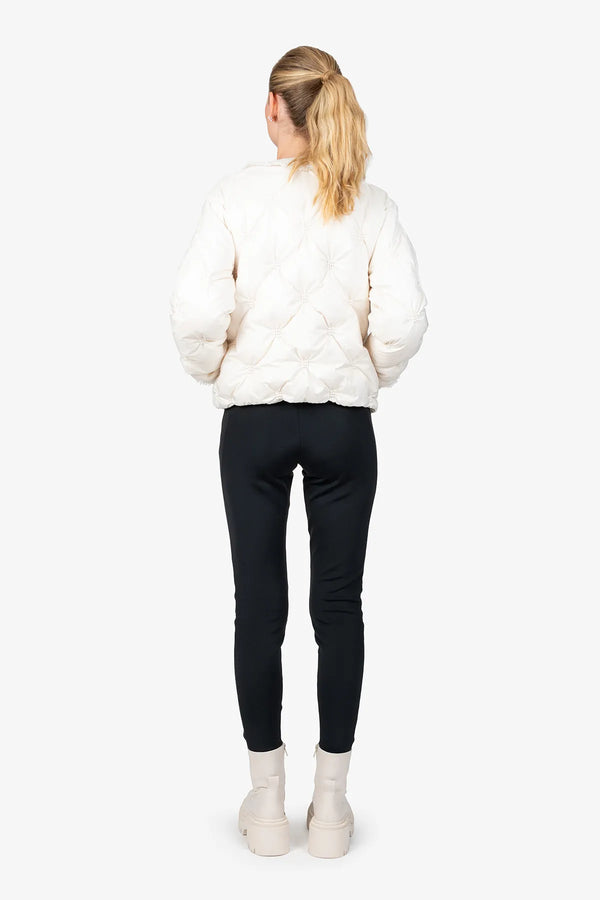 Daunenjacke mit Kragen 04