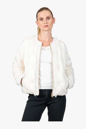 Daunenjacke mit Kragen 05