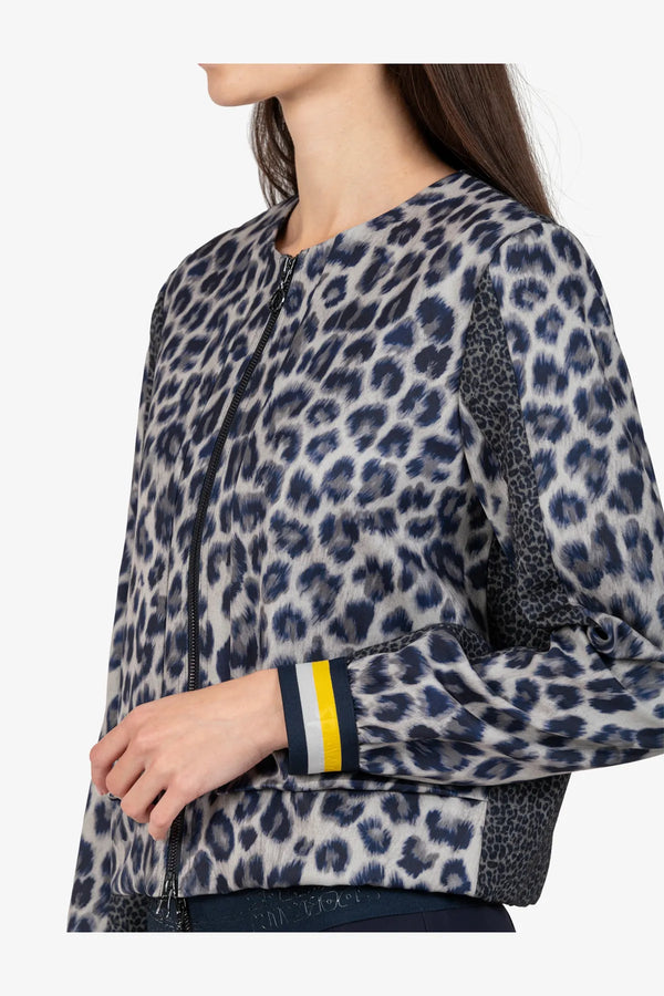 Kurze Jacke mit Rundhalsausschnitt 06