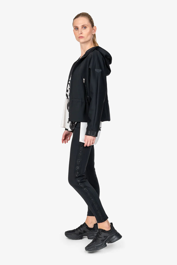 Sweatjacke mit Kapuze 03