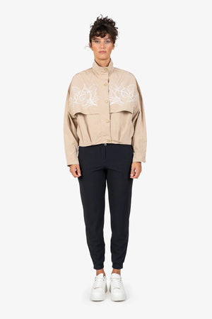 Jacke mit Stehkragen 02