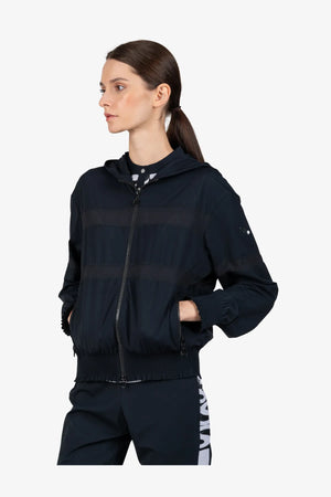 Jacke mit Kapuze 05