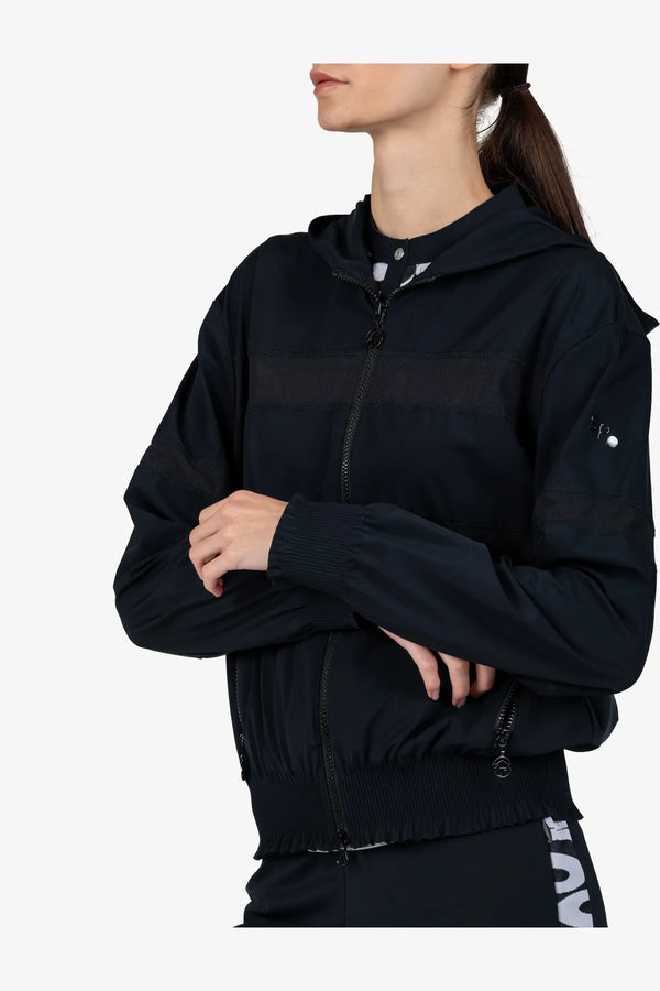 Jacke mit Kapuze 06