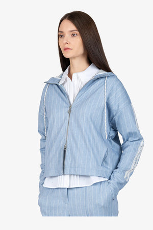 Jacke mit Kapuze 05