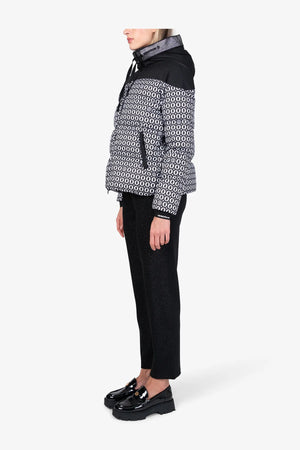 Modische Jacke mit Echtdaunen-Füllung 04