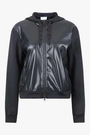 Kapuzenjacke aus Kunstleder 01