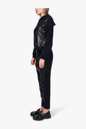 Kapuzenjacke aus Kunstleder 04