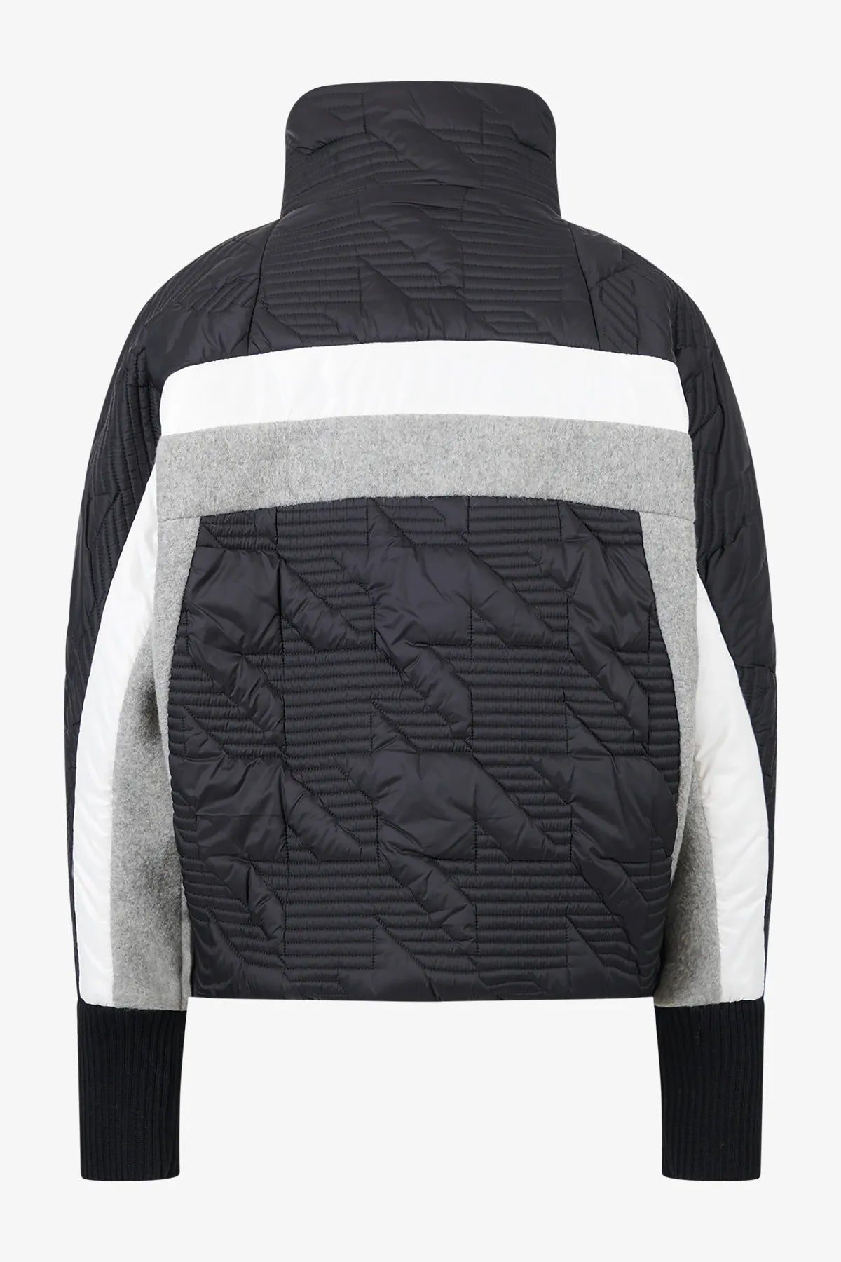 Extravagante Jacke im Materialmix 02