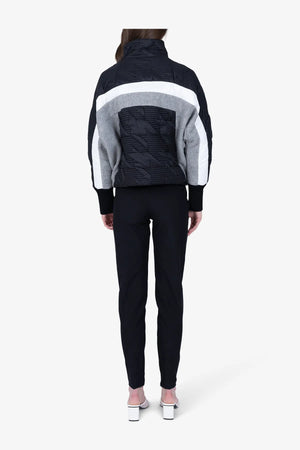 Extravagante Jacke im Materialmix 05