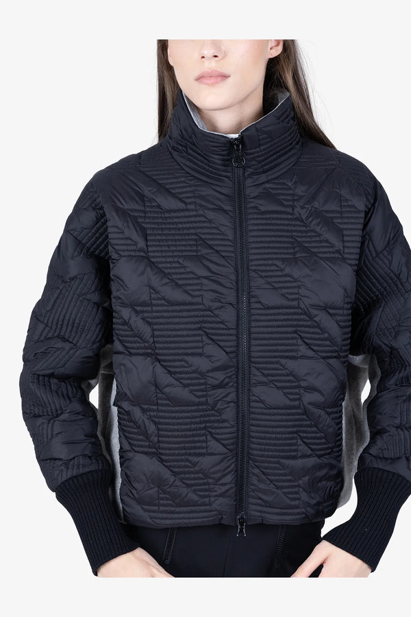 Extravagante Jacke im Materialmix 06