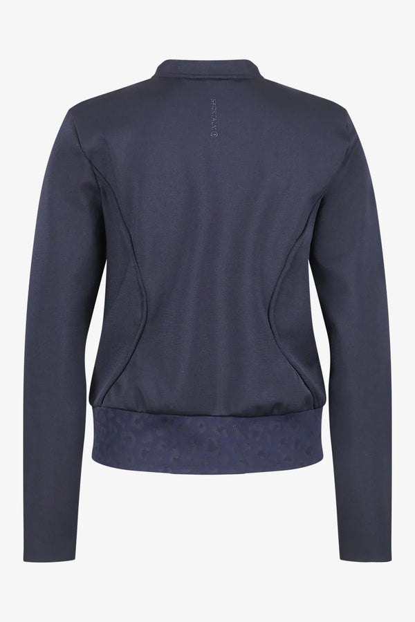 Kurze, feminine Stehkragen-Jacke 02