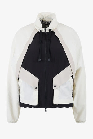 Kurze, avantgardistische Oversized-Jacke 01