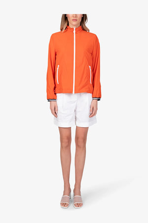 Jacke aus supersoftem Nylon 03