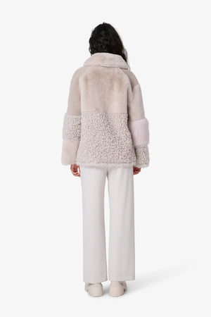 Web-Pelz-Jacke mit Materialmix 05