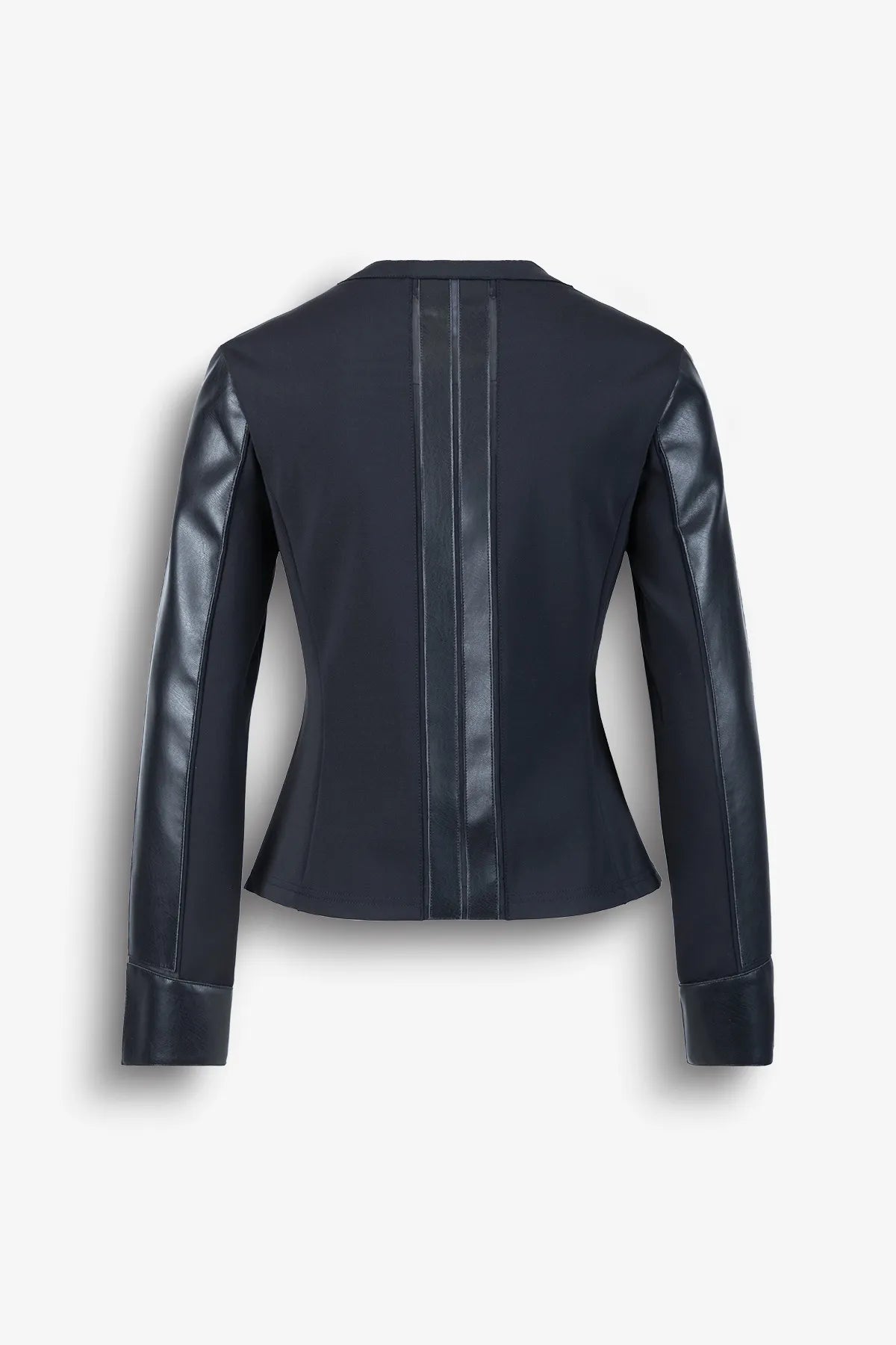 Dunkelblaue Jacke mit Lederärmeln und zwei vertikalen Nähten auf dem Rücken.