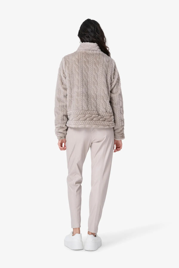 Fake-Fur-Jacke mit Razur-Effekt 05