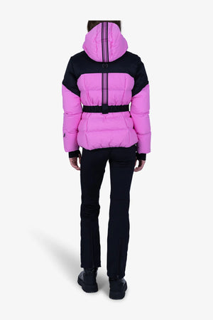 Daunenjacke mit femininer Silhouette 05