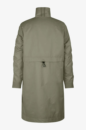 Parka mit femininer Silhouette 02