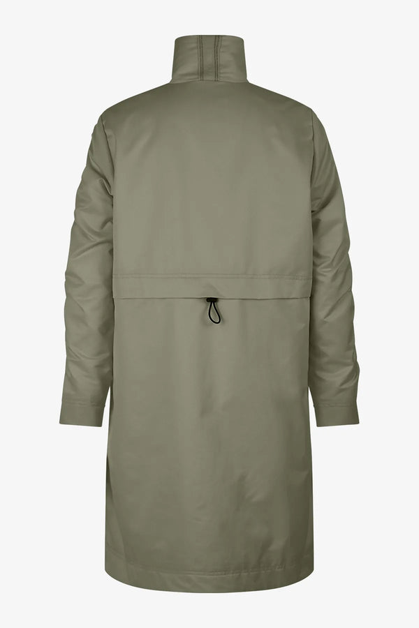 Parka mit femininer Silhouette 02