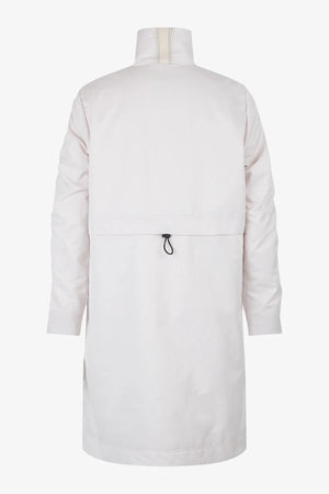 Parka mit femininer Silhouette 02