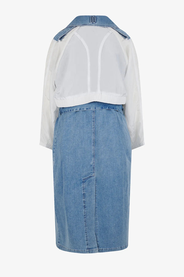 Trenchcoat im modernen Materialmix 02