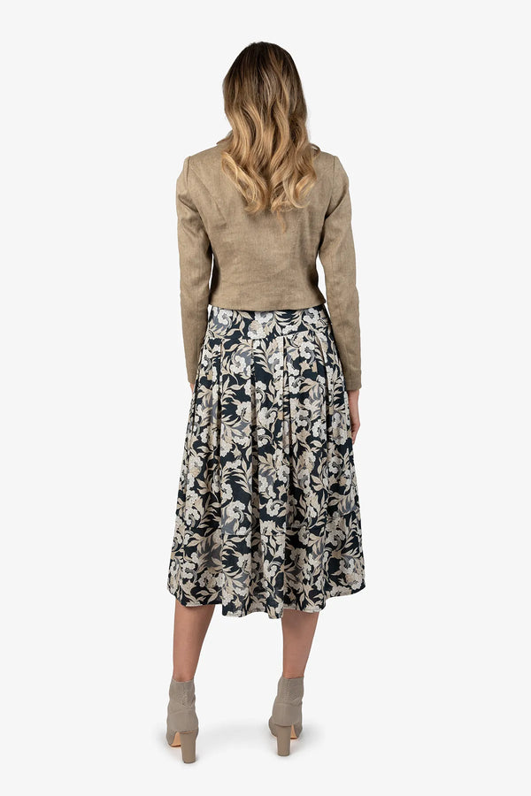 Jacke mit Stehkragen und Revers 04