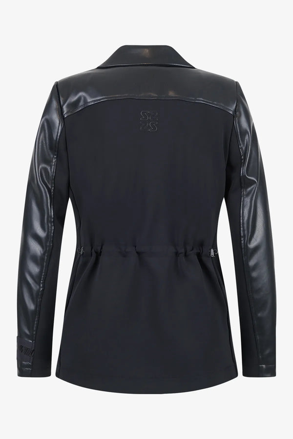 Sportiver Blazer aus Kunstleder 02