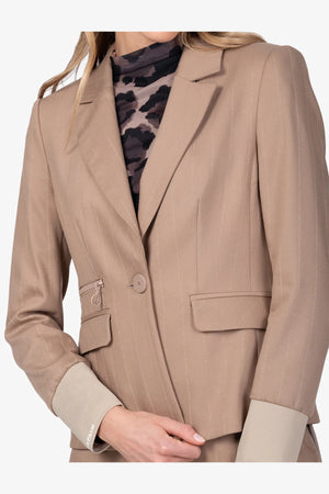 Edler Nadelstreif-Blazer 06