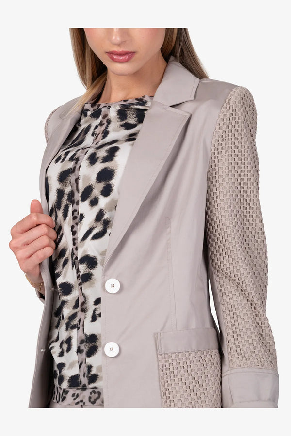 Sportiver Blazer aus Materialmix 06