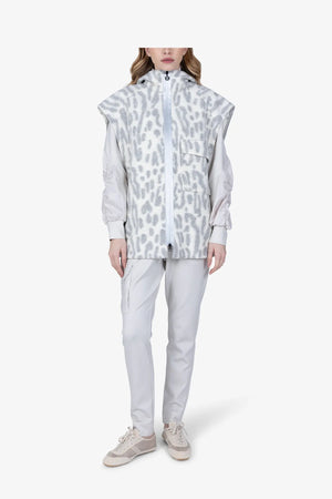 Trendige Weste aus Wolle mit Leo-Print 03