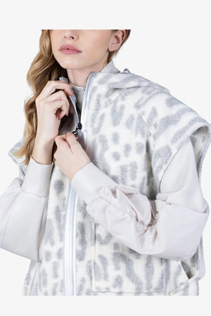 Trendige Weste aus Wolle mit Leo-Print 07