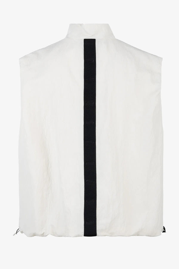 Cropped Weste aus Nylon-Crépe 02