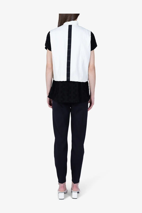 Cropped Weste aus Nylon-Crépe 05