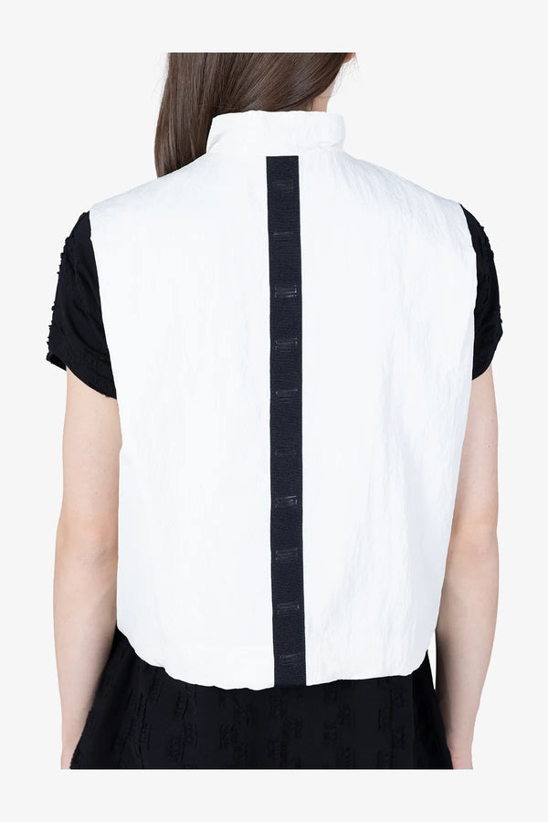 Cropped Weste aus Nylon-Crépe 06