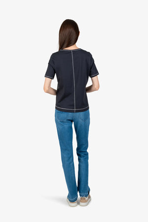 Kurzarm-Shirt mit Rundhalsausschnitt 04