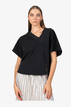 Shirt mit V-Ausschnitt 05