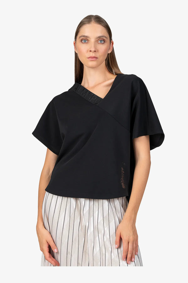 Shirt mit V-Ausschnitt 05