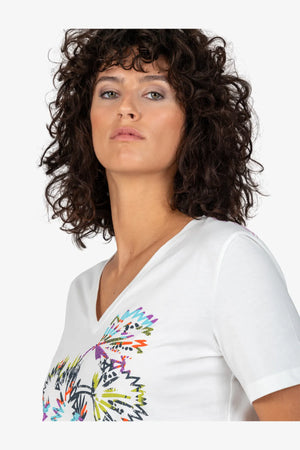 T-Shirt mit V-Ausschnitt 07