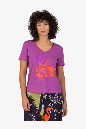 T-Shirt mit gerundetem V-Ausschnitt 05