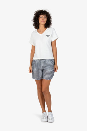 T-Shirt mit V-Ausschnitt 02
