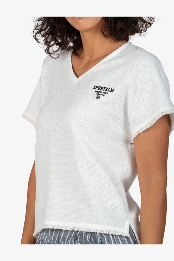 T-Shirt mit V-Ausschnitt 06