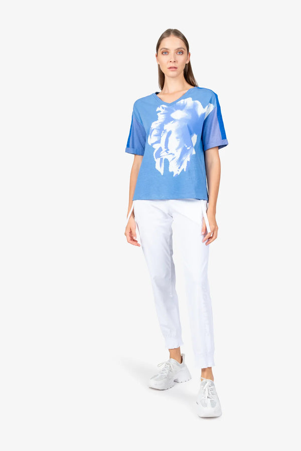 T-Shirt mit rundem V-Ausschnitt 02