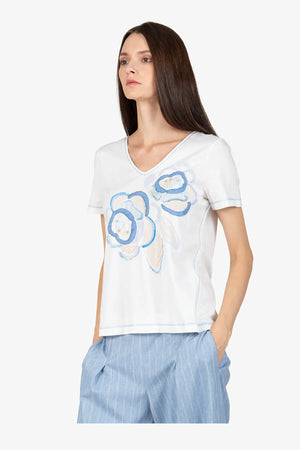 T-Shirt mit gerundetem V-Ausschnitt 05