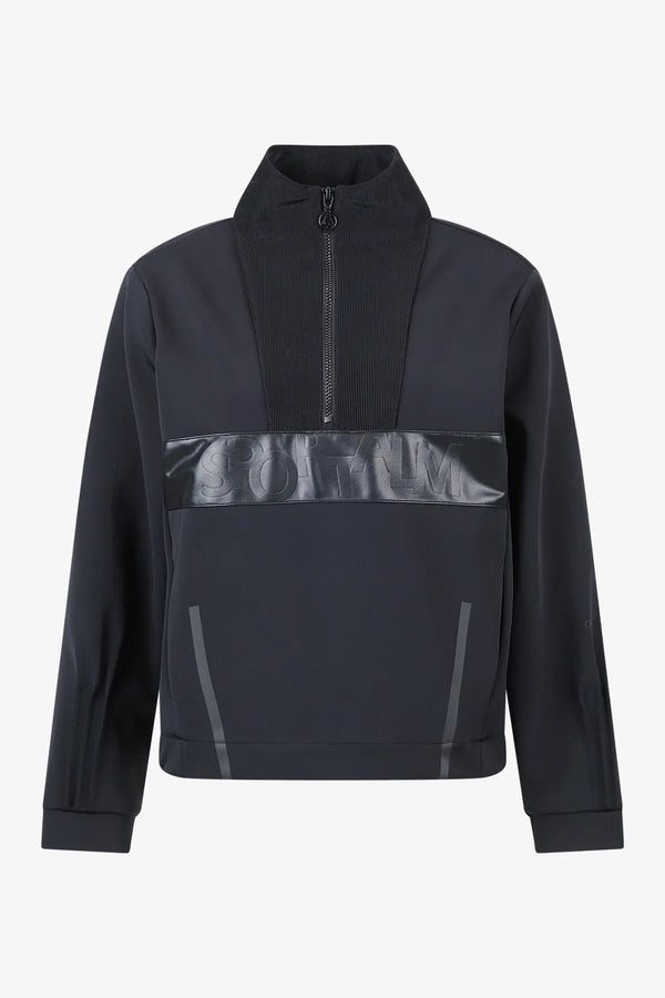 Sweater mit durchdachten Details 01