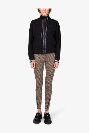 Schlichte, zeitlose Sweat-Jacke 03