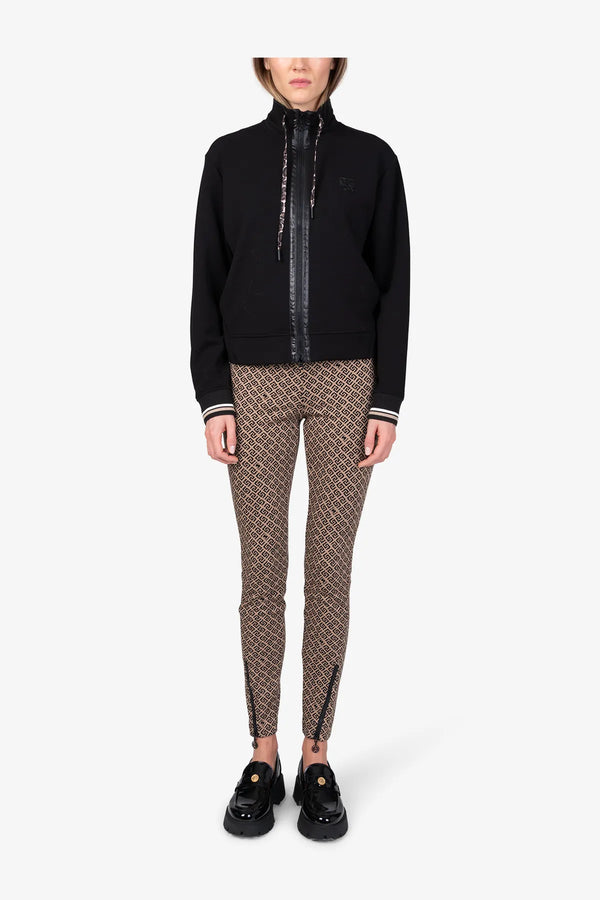 Schlichte, zeitlose Sweat-Jacke 03