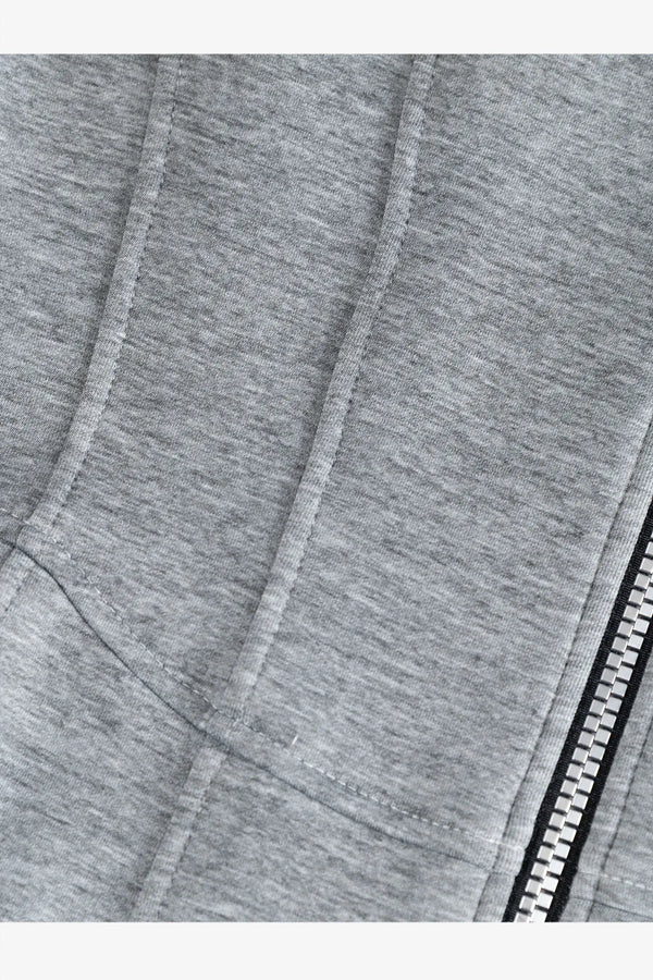 Sweatjacke mit roten Akzenten 08
