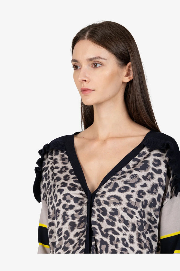 Cardigan mit V-Ausschnitt 07
