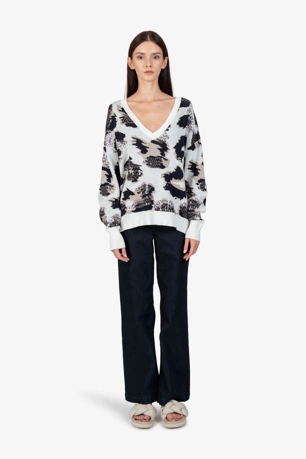 Pullover mit V-Ausschnitt 02